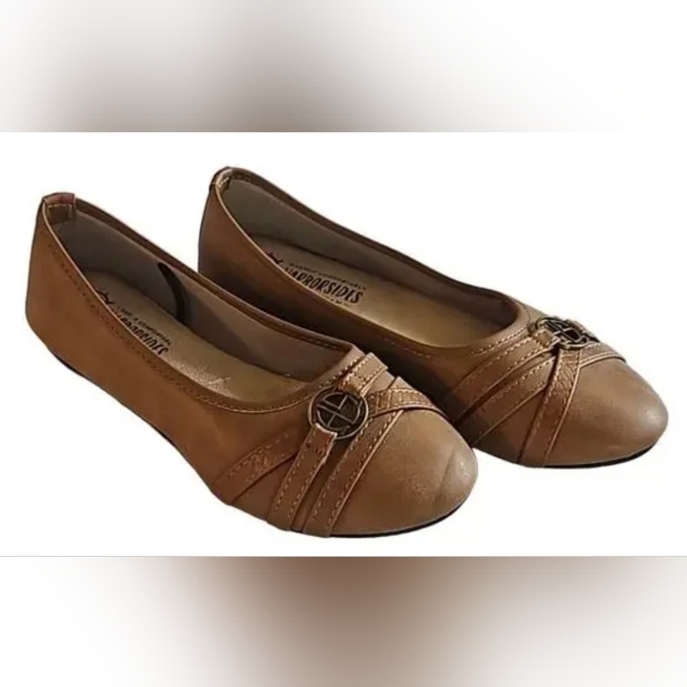 NWOT Harborsides Comfort Flats Tan Size 10W